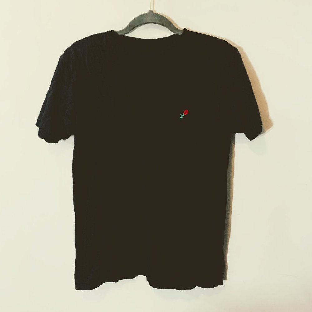Graphic Rose Tee
